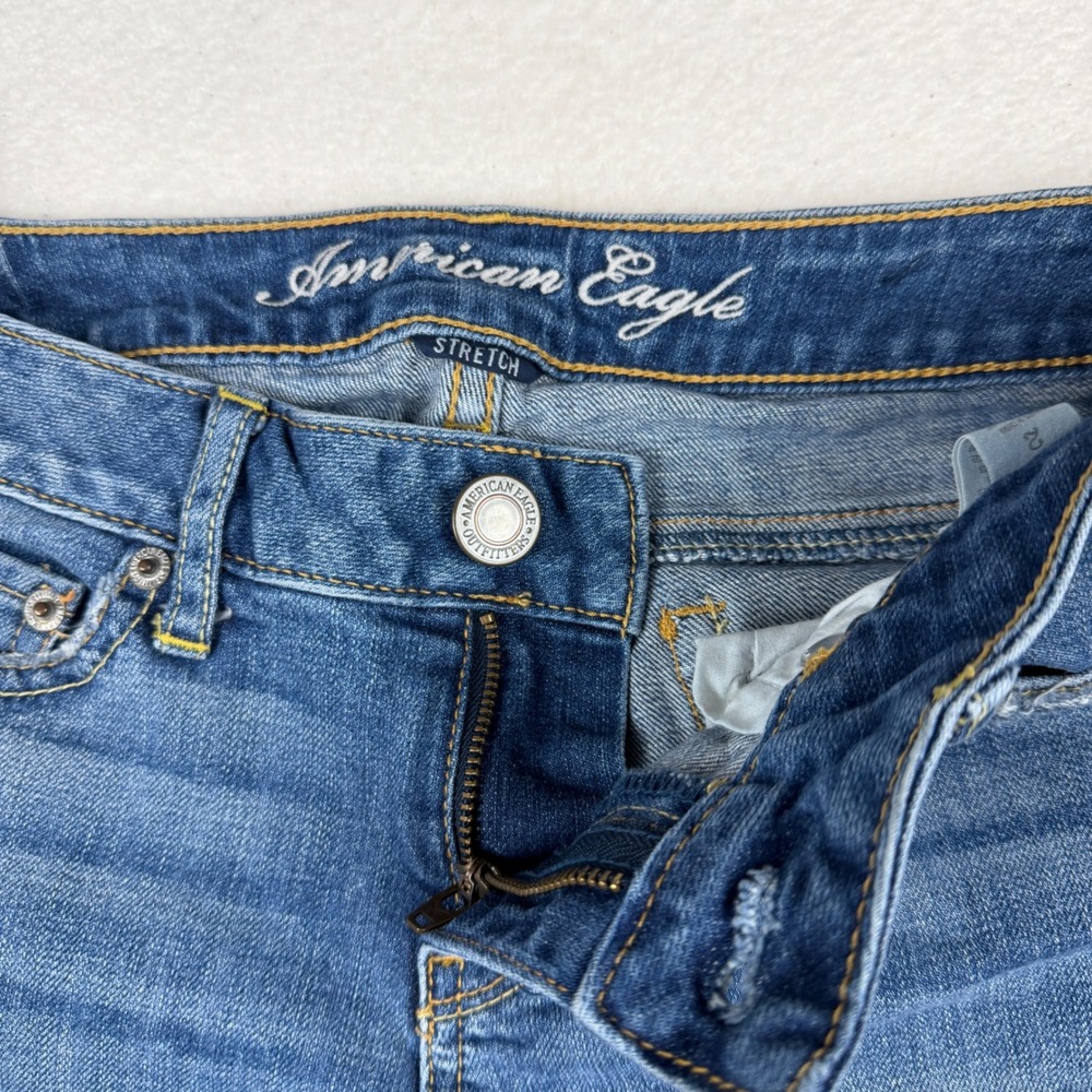 American Eagle Stretch Denim Bermuda Shorts Blue Distressed Raw Hem Womens Size2 - Picture 4 of 6
